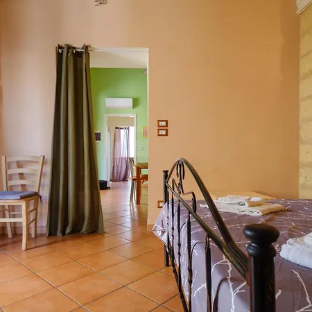 Holiday home I Colori Di Civico 19